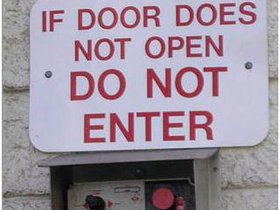 if-door-does-not-open-do-not-enter.jpg
